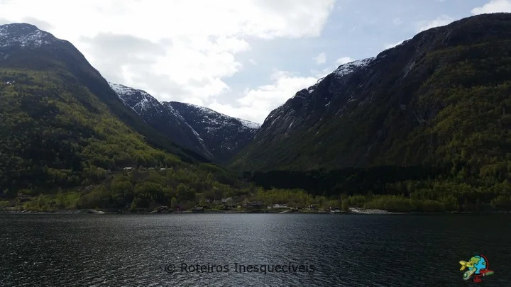 Hardangerfjord - Noruega