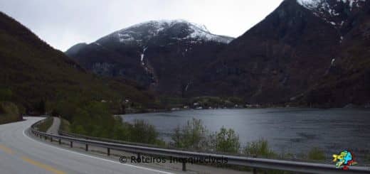 Estrada - Fiordes - Noruega
