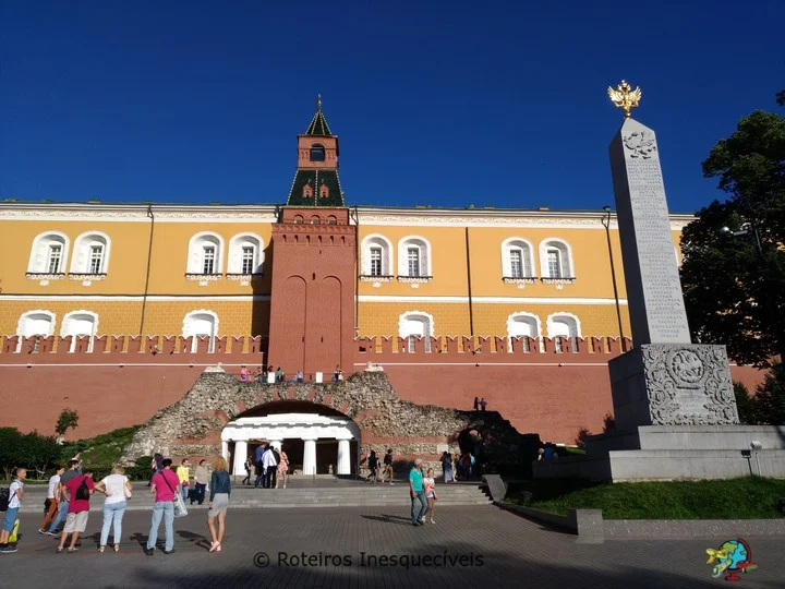 Torre Arsenalnaya e Obelisco - Moscou - Russia